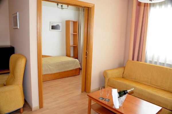 Aparthotel Sercotel Suites Huesca